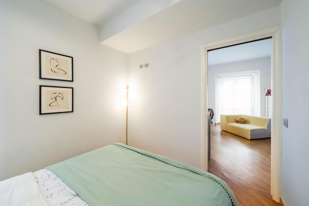 Ticinese Apartment Мілан Екстер'єр фото