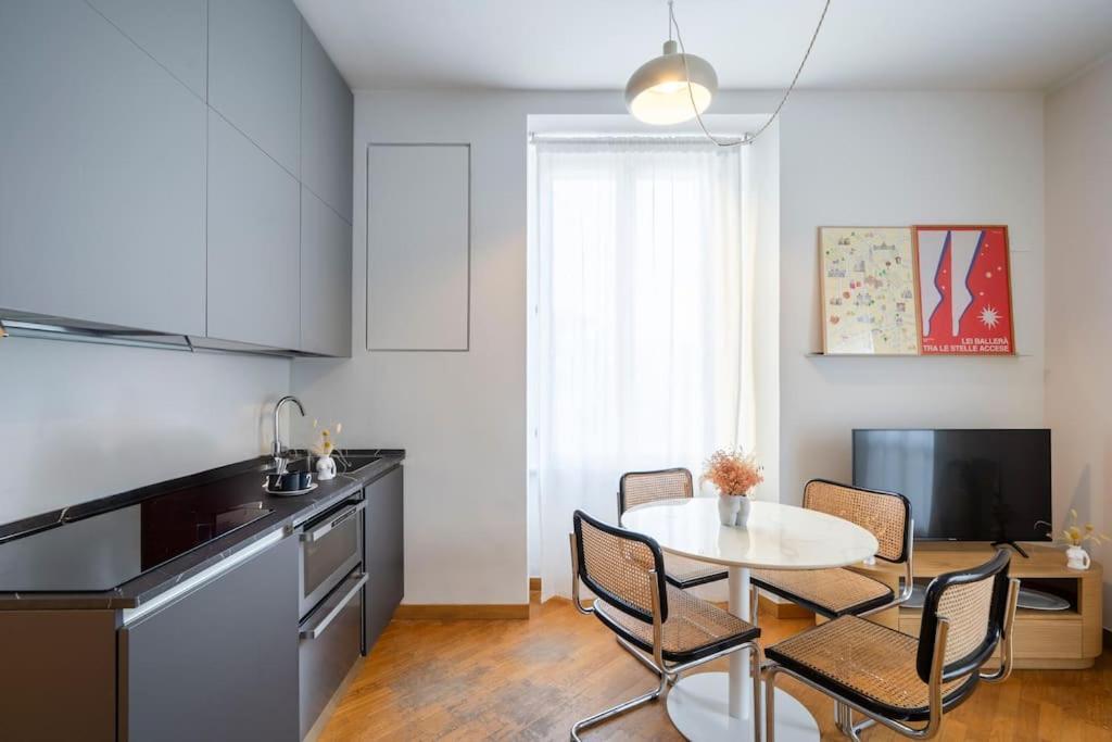 Ticinese Apartment Мілан Екстер'єр фото
